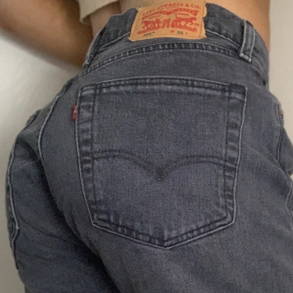 Vintage Levi’s booty shorts